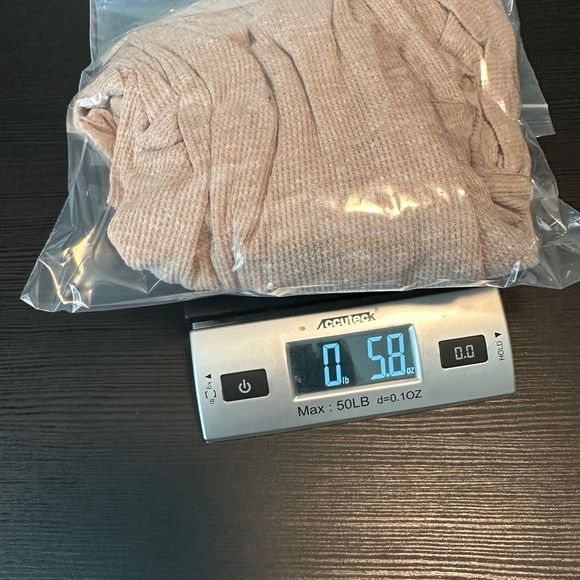 We The Free Beige Long Sleeve Scoop Neck The Incredible Tee Top Medium FLAWED - Picture 14 of 14